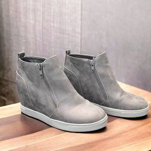 Brash Shoes | Bootie Wedge | Silver | Women’s 6 - Like New